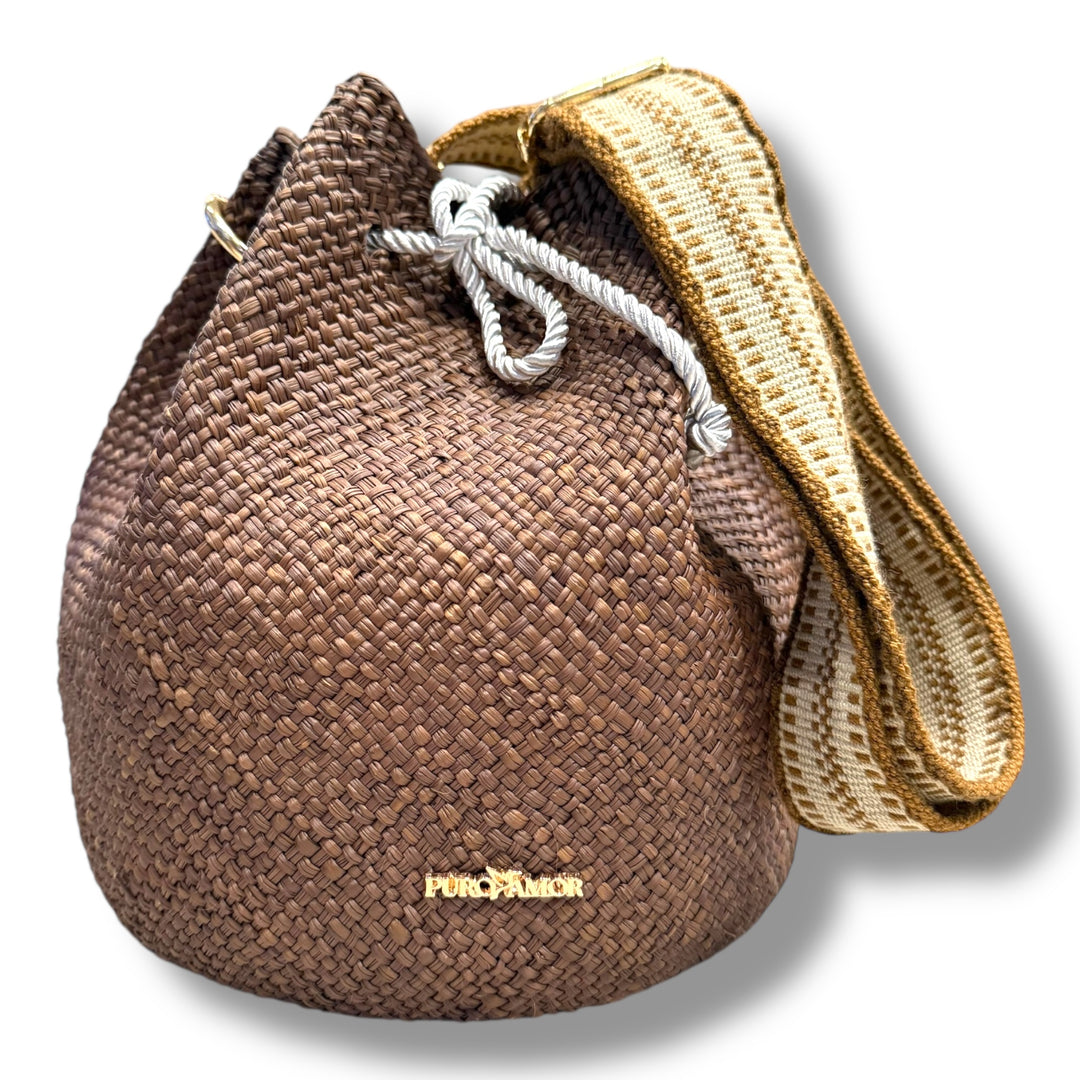 Mochila en palma de Iraca café