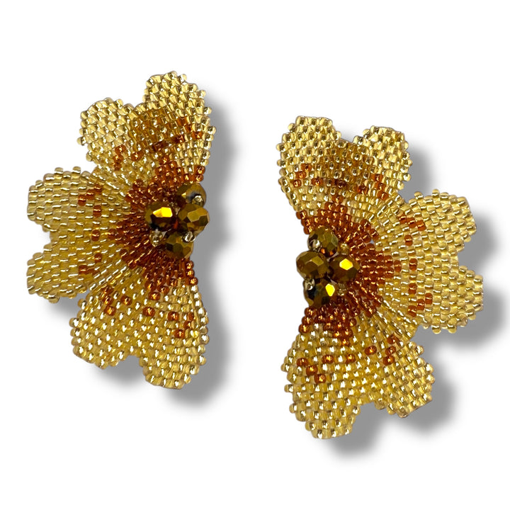 Aretes medios lirios