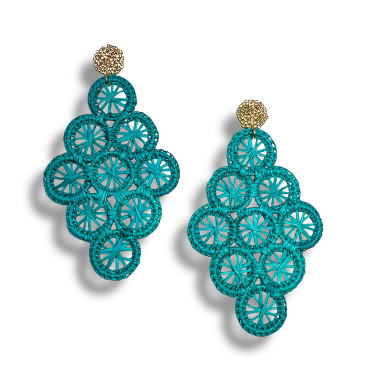 Aretes Mompox en palma de Iraca