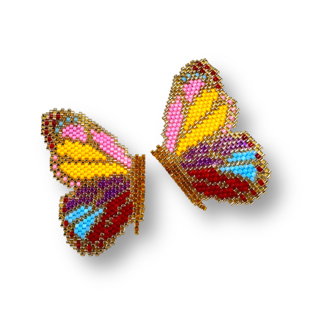 Aretes medias mariposas