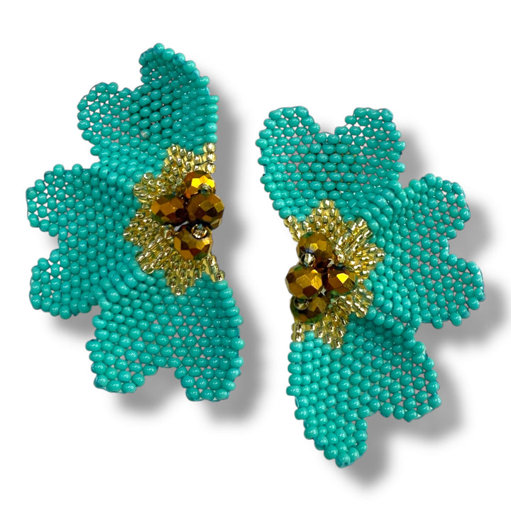 Aretes medios lirios