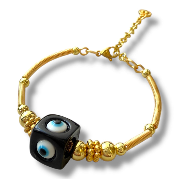 Pulsera ojo turco en alambrismo