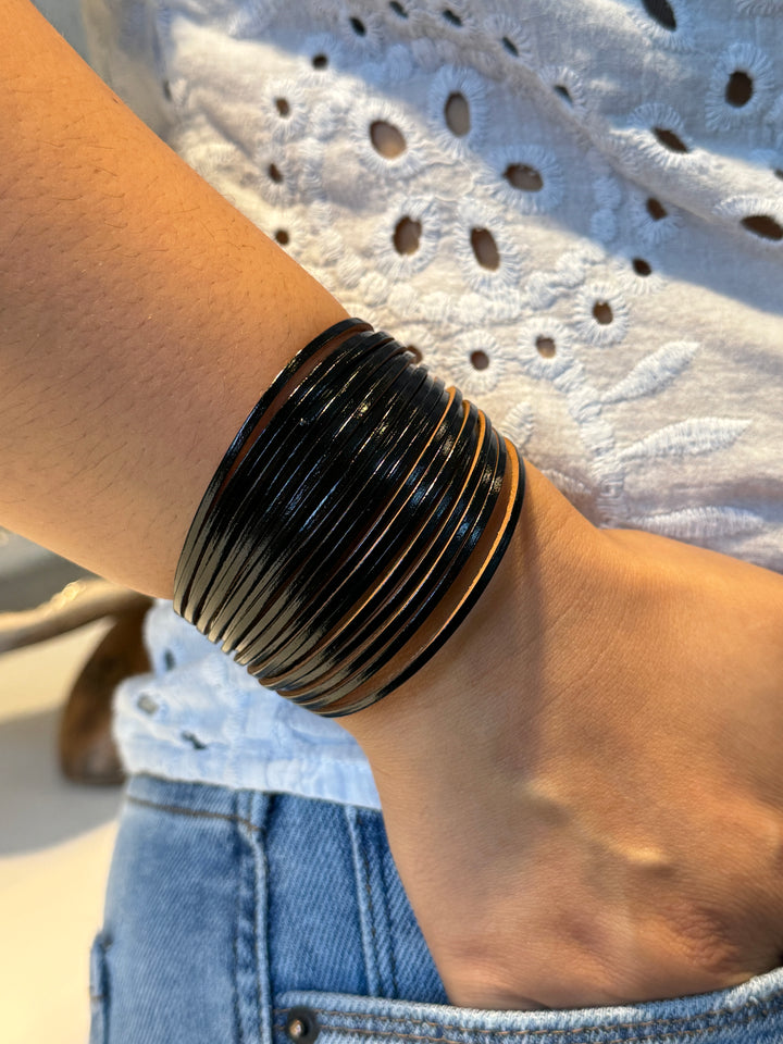 Pulsera de cuero negro