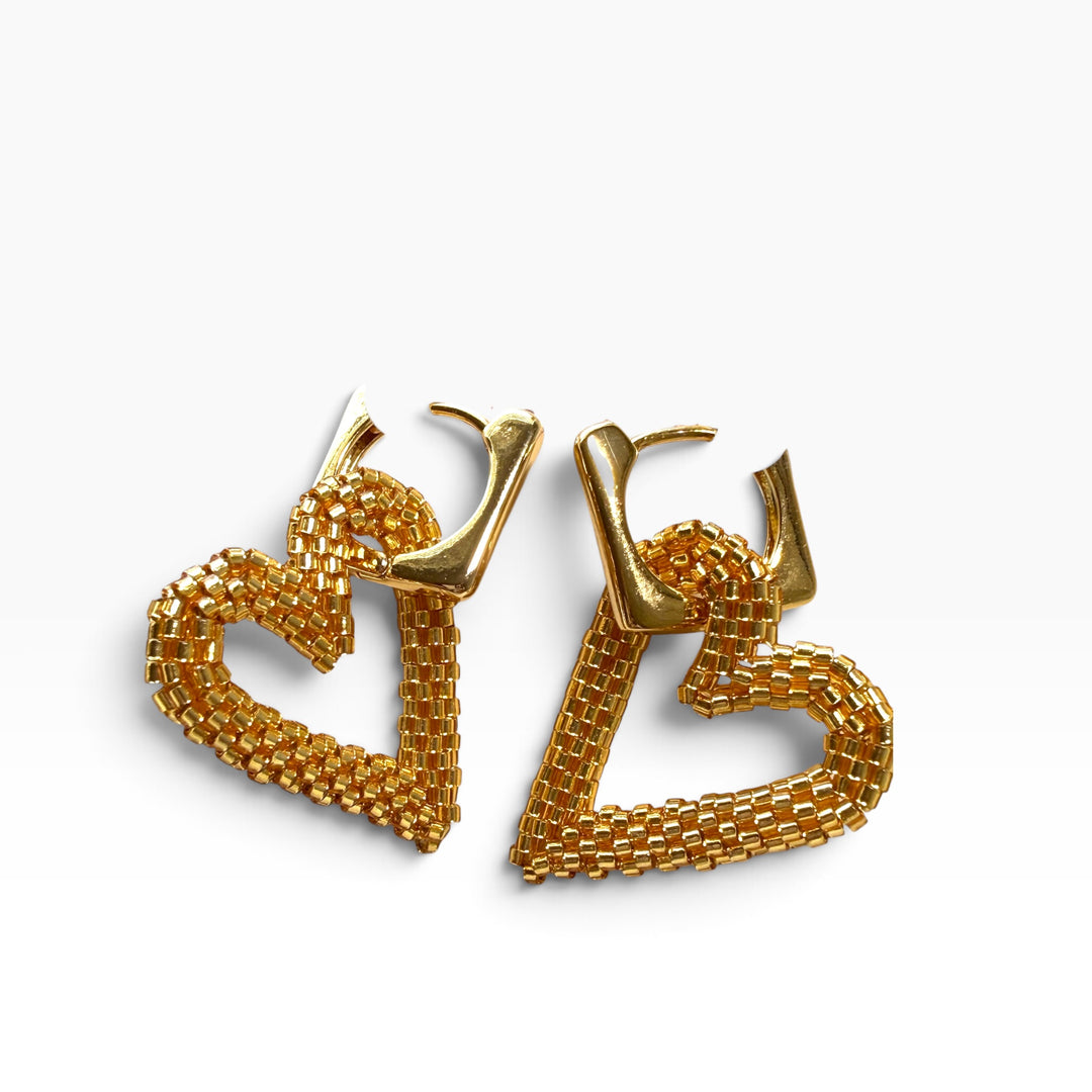 Aretes hoops de corazón