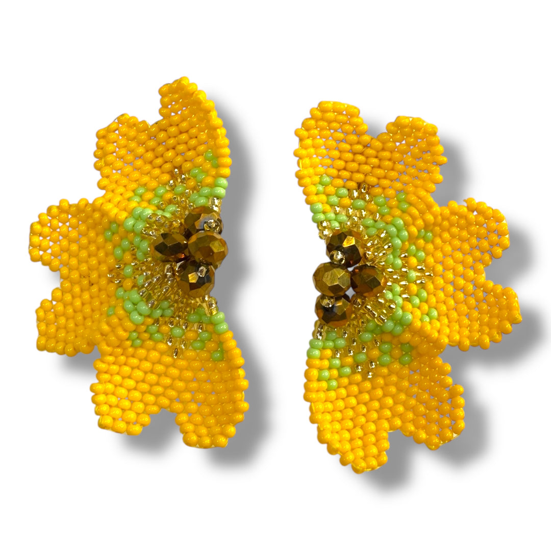Aretes medios lirios