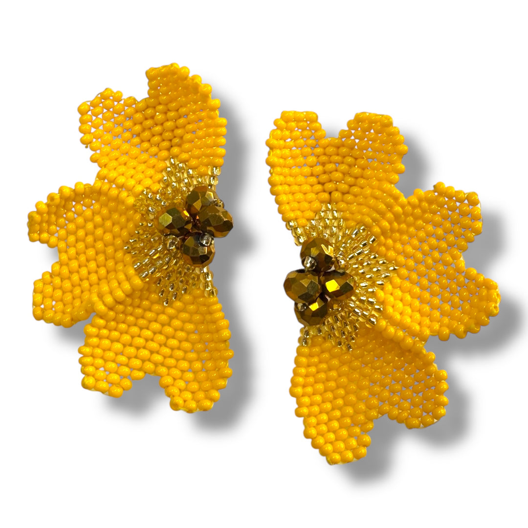 Aretes medios lirios