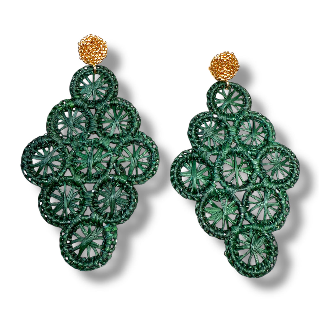 Aretes Mompox en palma de Iraca