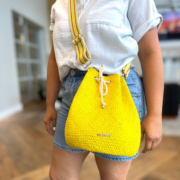 Mochila en palma de Iraca grande amarilla